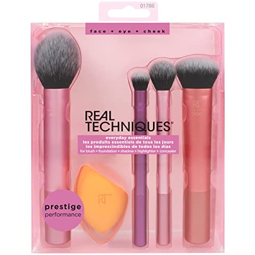 Real Techniques Makeup Brush Set with Blender Sponge-Set Of 5 Real Techniques Makeup Brush Set with Blender Sponge-Set Of 5